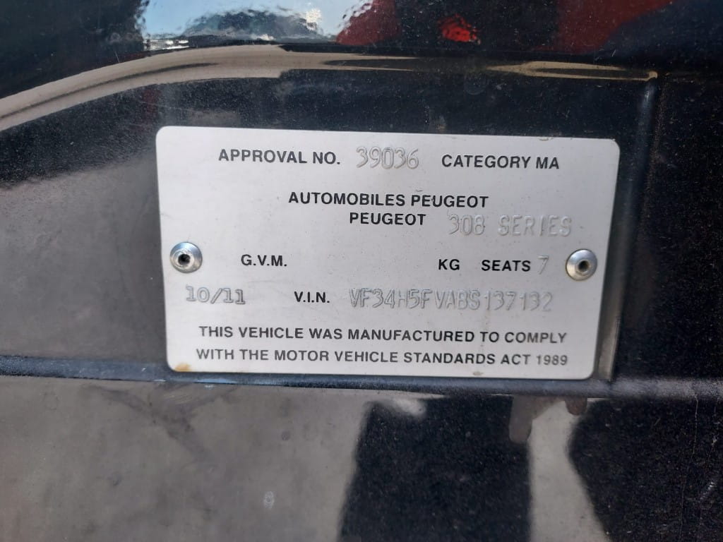 Car Wreckers - Peugeot 308 2011