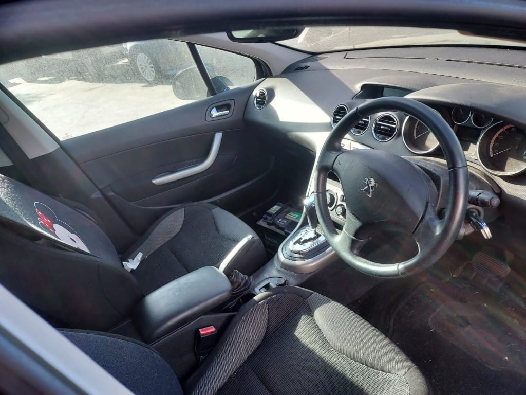 Car Wreckers - Peugeot 308 2011