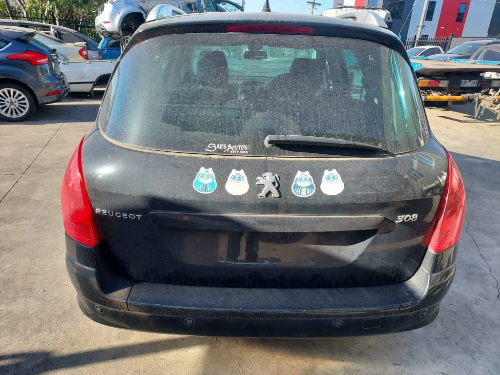 Car Wreckers - Peugeot 308 2011
