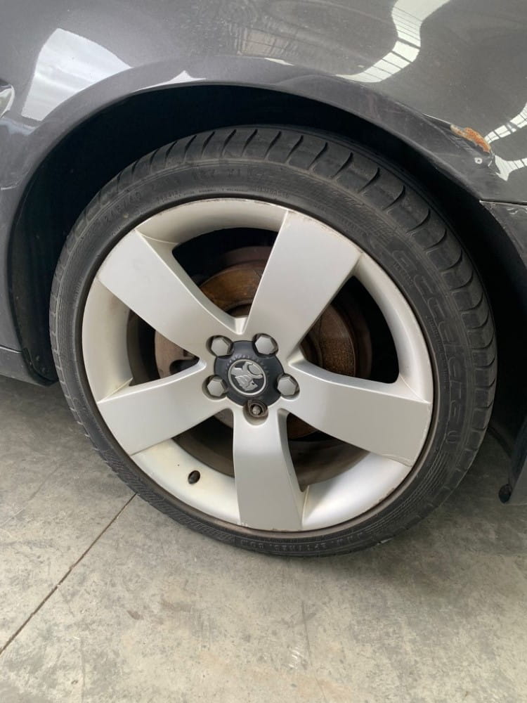 Car Wreckers - Holden Calais 2006