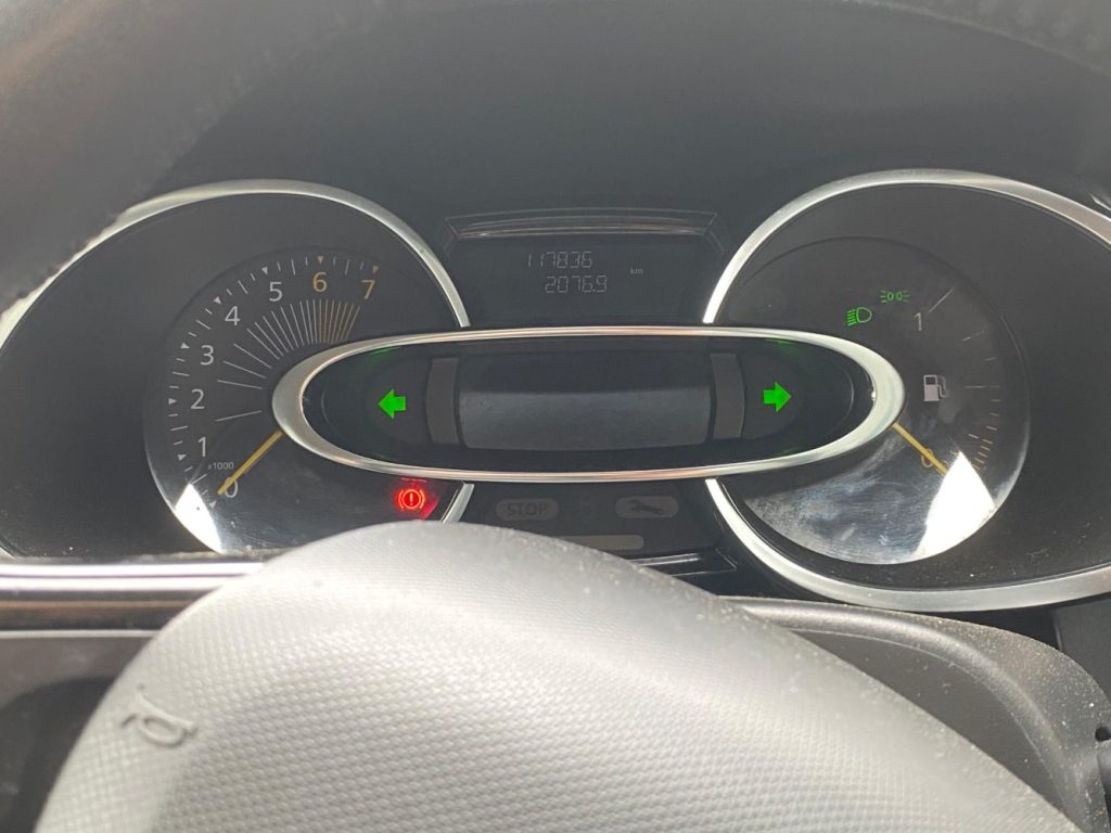 Car Wreckers - Renault Clio 2015 White Auto Petrol