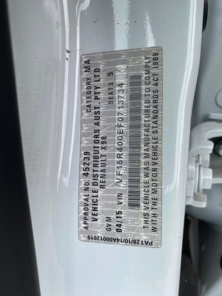 Car Wreckers - Renault Clio 2015 White Auto Petrol