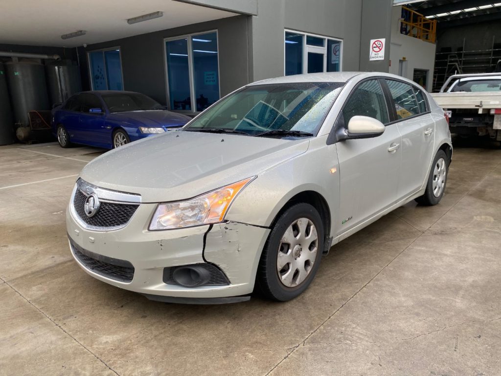 Car Wreckers - Holden Cruze 2012 Silver Auto Petrol
