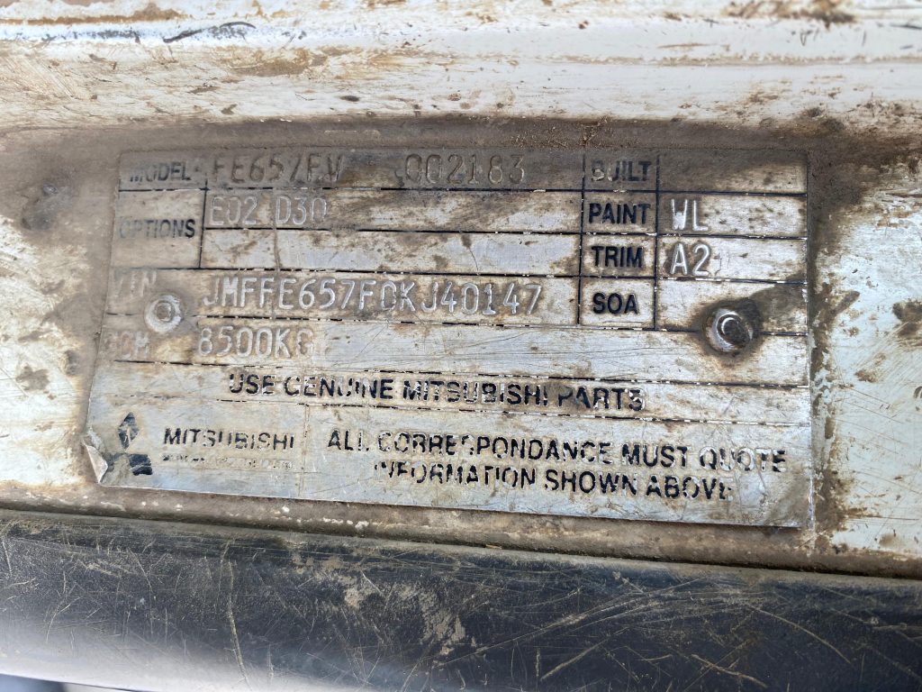 Car Wreckers - Mitsubishi Canter 1999 White Auto Diesel