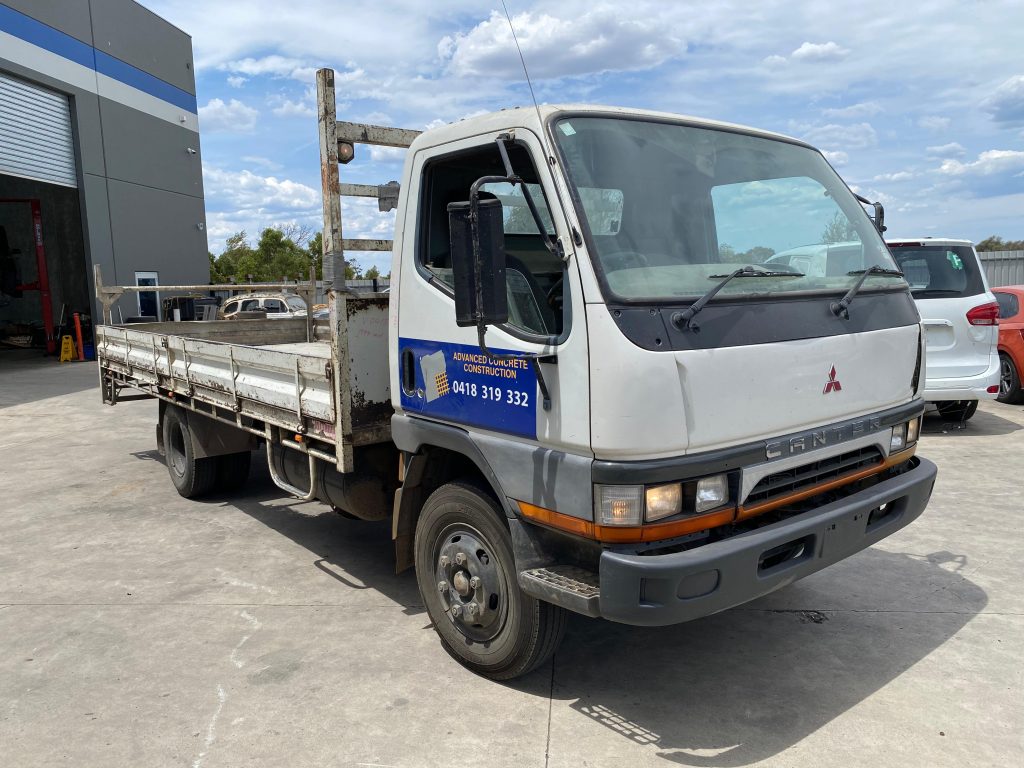 Car Wreckers - Mitsubishi Canter 1999 White Auto Diesel