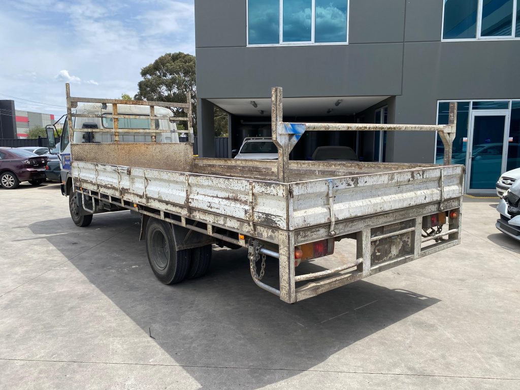 Car Wreckers - Mitsubishi Canter 1999 White Auto Diesel