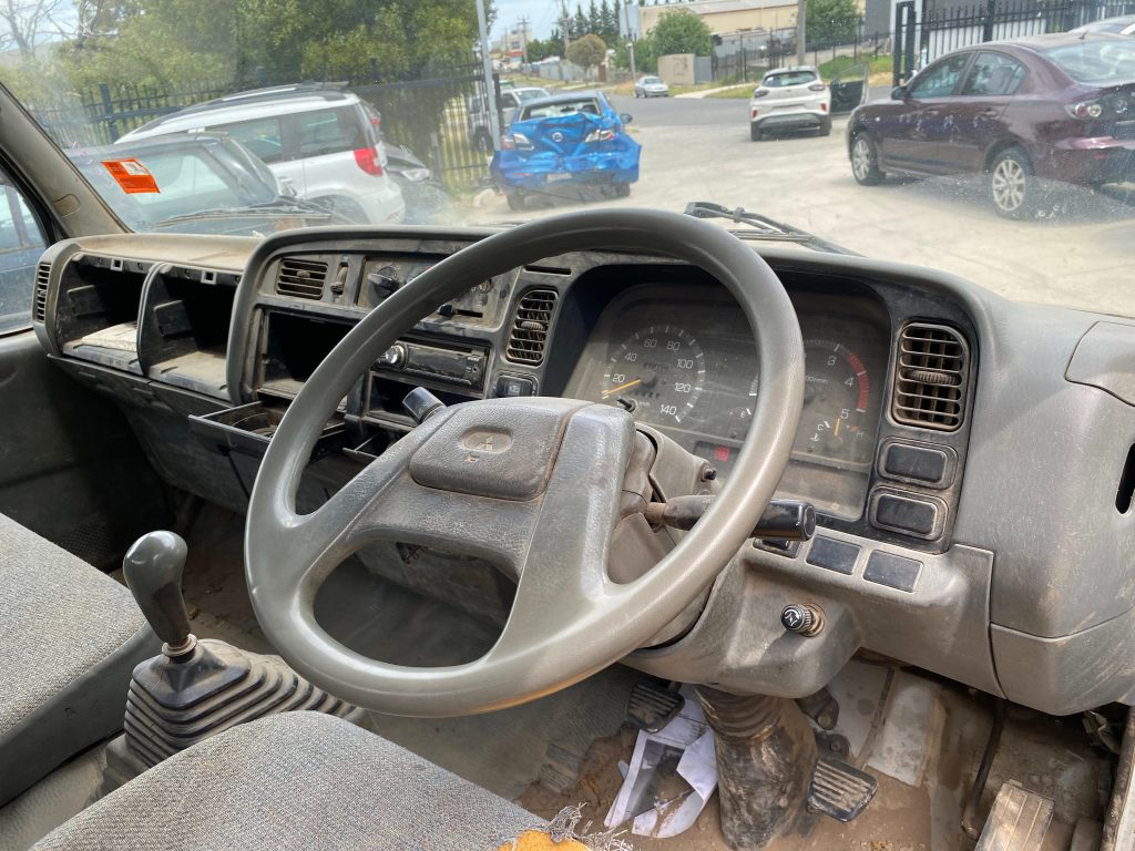 Car Wreckers - Mitsubishi Canter 1999 White Auto Diesel