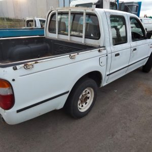 Car Wrecking Ford Courier 1999 4