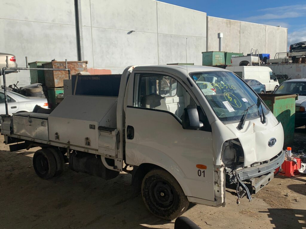 Car Wrecking Kia K2700 2006 5