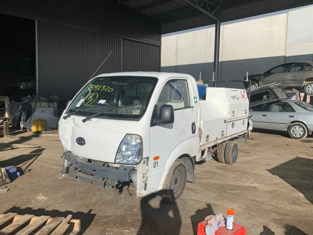 Car Wrecking Kia K2700 2006 4