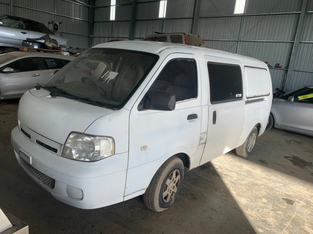 Car Wrecking Kia Pregio 2005 6