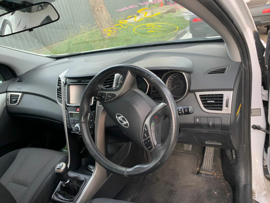 Car Wrecking Hyundai I30 2012 7