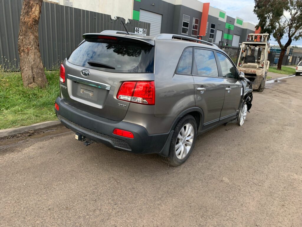 Car Wrecking Kia Sorento 2011 5