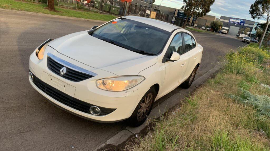 Car Wrecking Renault Fluence 2012 5