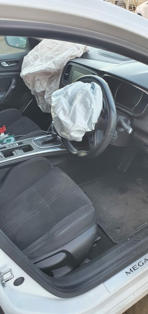 Car Wrecking Renault Megane 2016 6