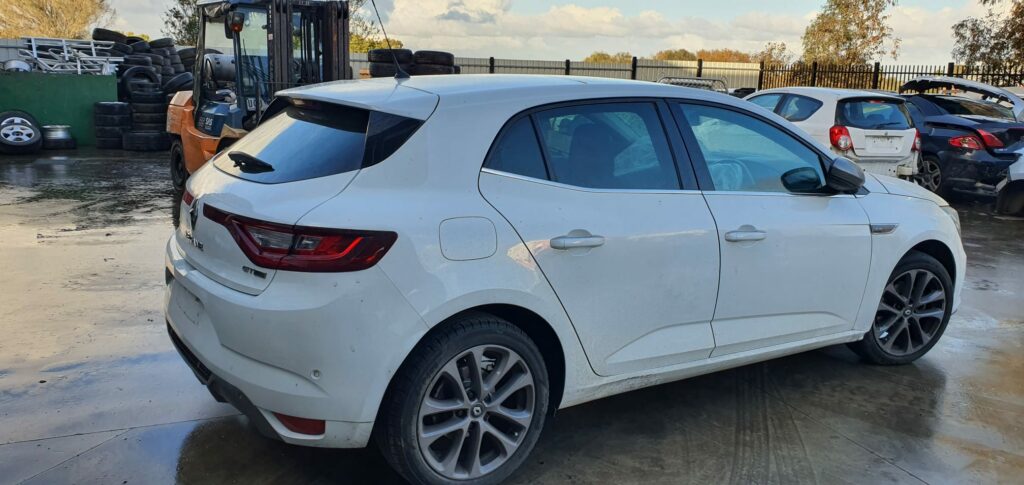 Car Wrecking Renault Megane 2016 5