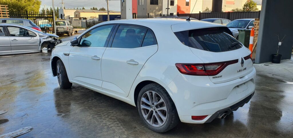 Car Wrecking Renault Megane 2016 4