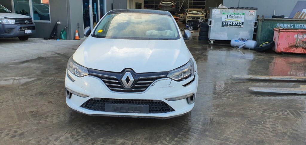 Car Wrecking Renault Megane 2016 3