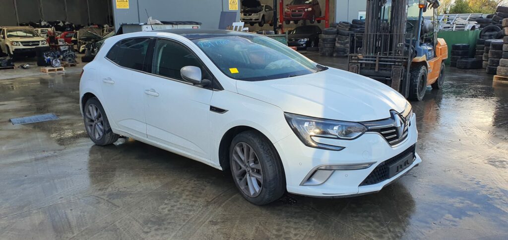 Car Wrecking Renault Megane 2016 1
