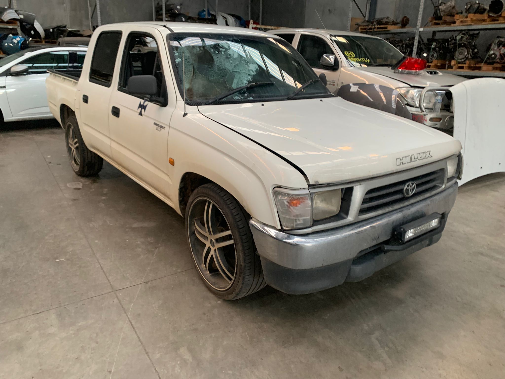 Car Wrecking Toyota Hilux 1997 7