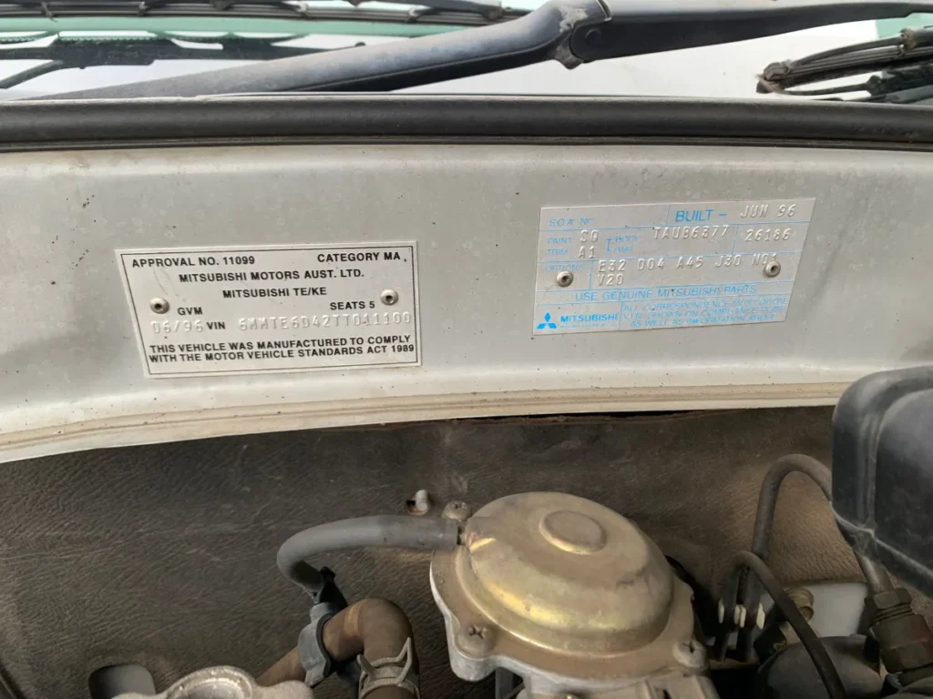car wrecking - MITSUBISHI MAGNA 1996