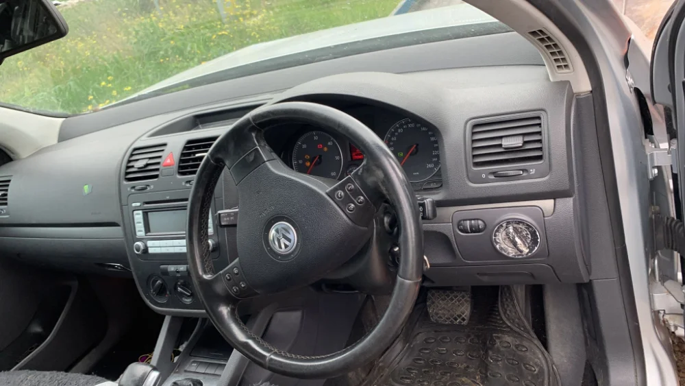 Car Wrecking - Volkswagen Golf 2006 Silver Auto Diesel