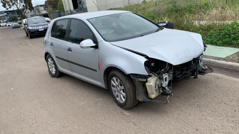 Car Wrecking - Volkswagen Golf 2006 Silver Auto Diesel