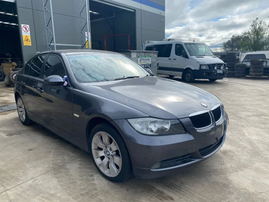 Car Wrecking - BMW 320i 2005 Grey Auto Petrol