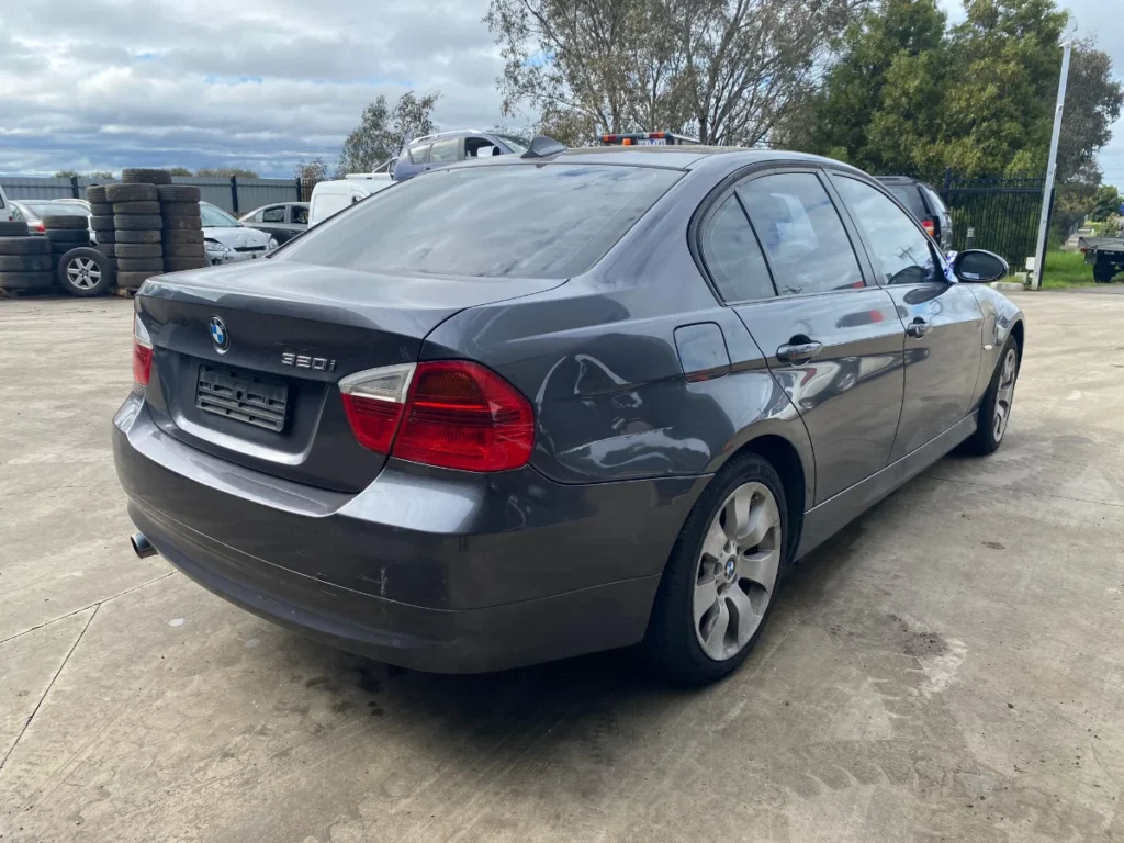 Car Wrecking - BMW 320i 2005 Grey Auto Petrol