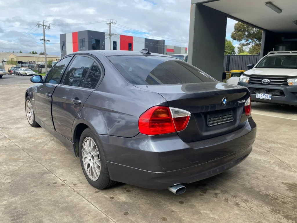 Car Wrecking - BMW 320i 2005 Grey Auto Petrol