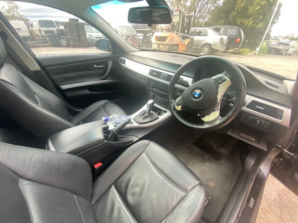 Car Wrecking - BMW 320i 2005 Grey Auto Petrol