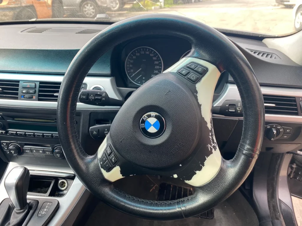 Car Wrecking - BMW 320i 2005 Grey Auto Petrol