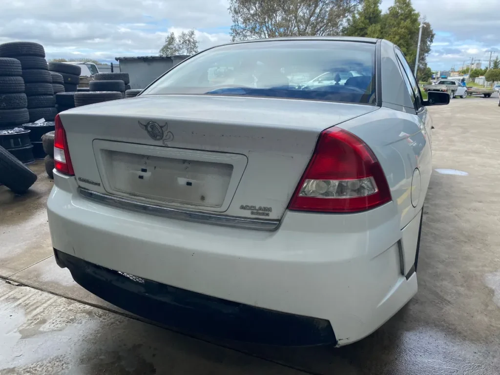 Car Wrecking - Holden Commodore 2004 White Auto Petrol