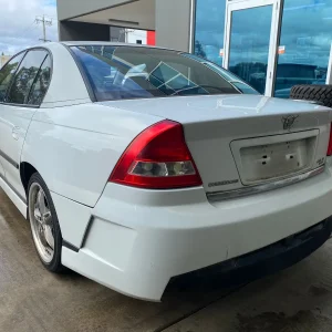 Car Wrecking - Holden Commodore 2004 White Auto Petrol