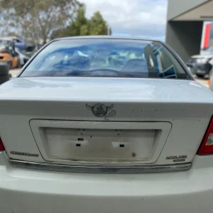 Car Wrecking - Holden Commodore 2004 White Auto Petrol