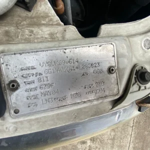 Car Wrecking - Holden Commodore 2004 White Auto Petrol