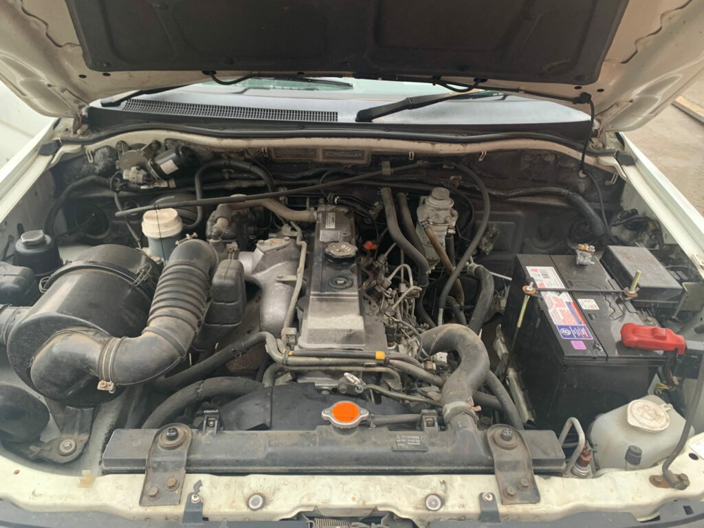 Car Wreckers - Mitsubishi Triton 2002