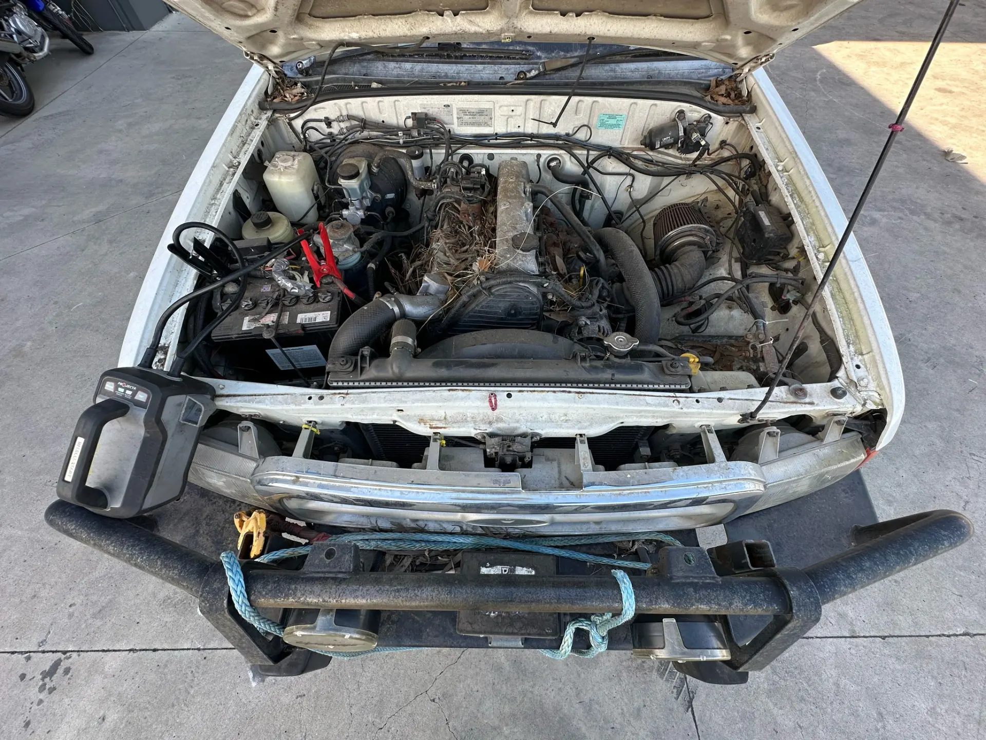 Ford Courier 1999 White Manual Diesel