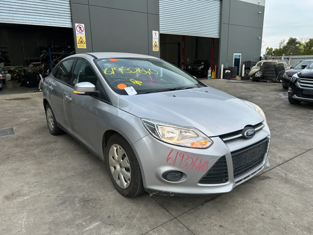Ford Focus 2013 Silver Auto Petrol