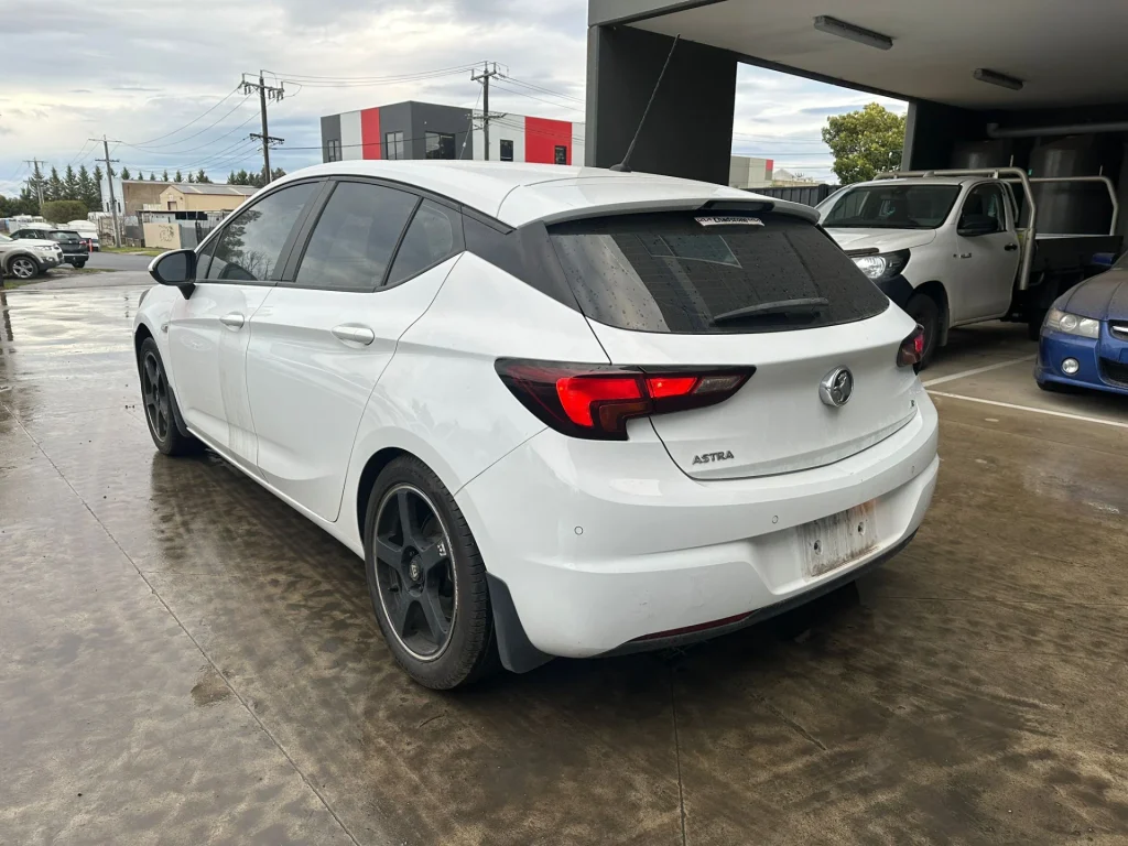 Holden Astra 2018 White Auto Petrol