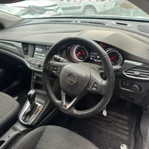 Holden Astra 2018 White Auto Petrol