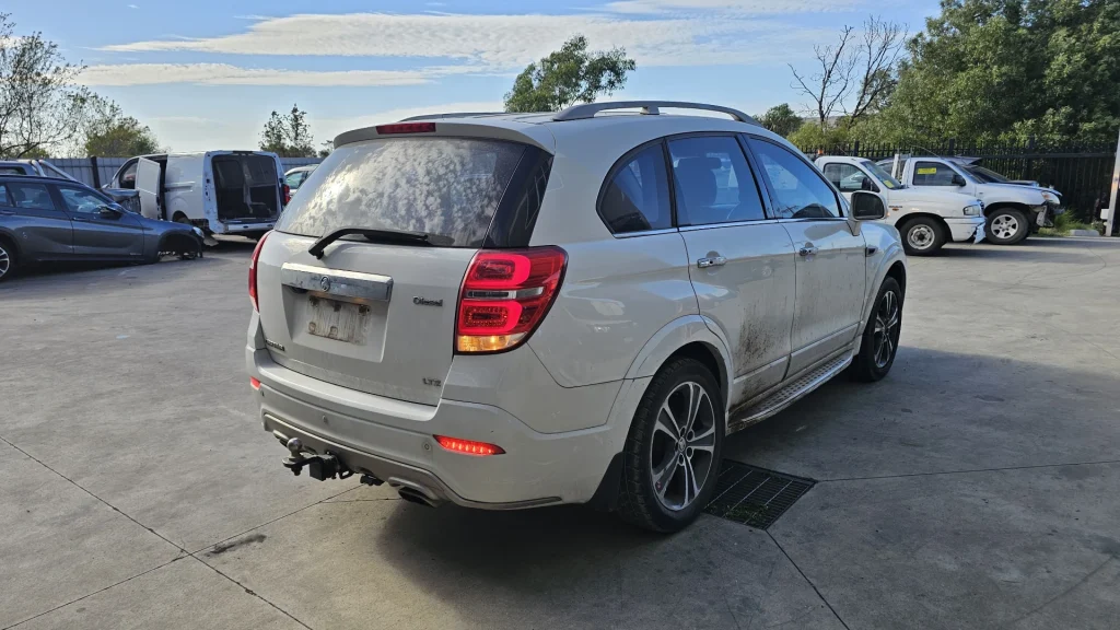 Holden Captiva 2016 White Auto Diesel