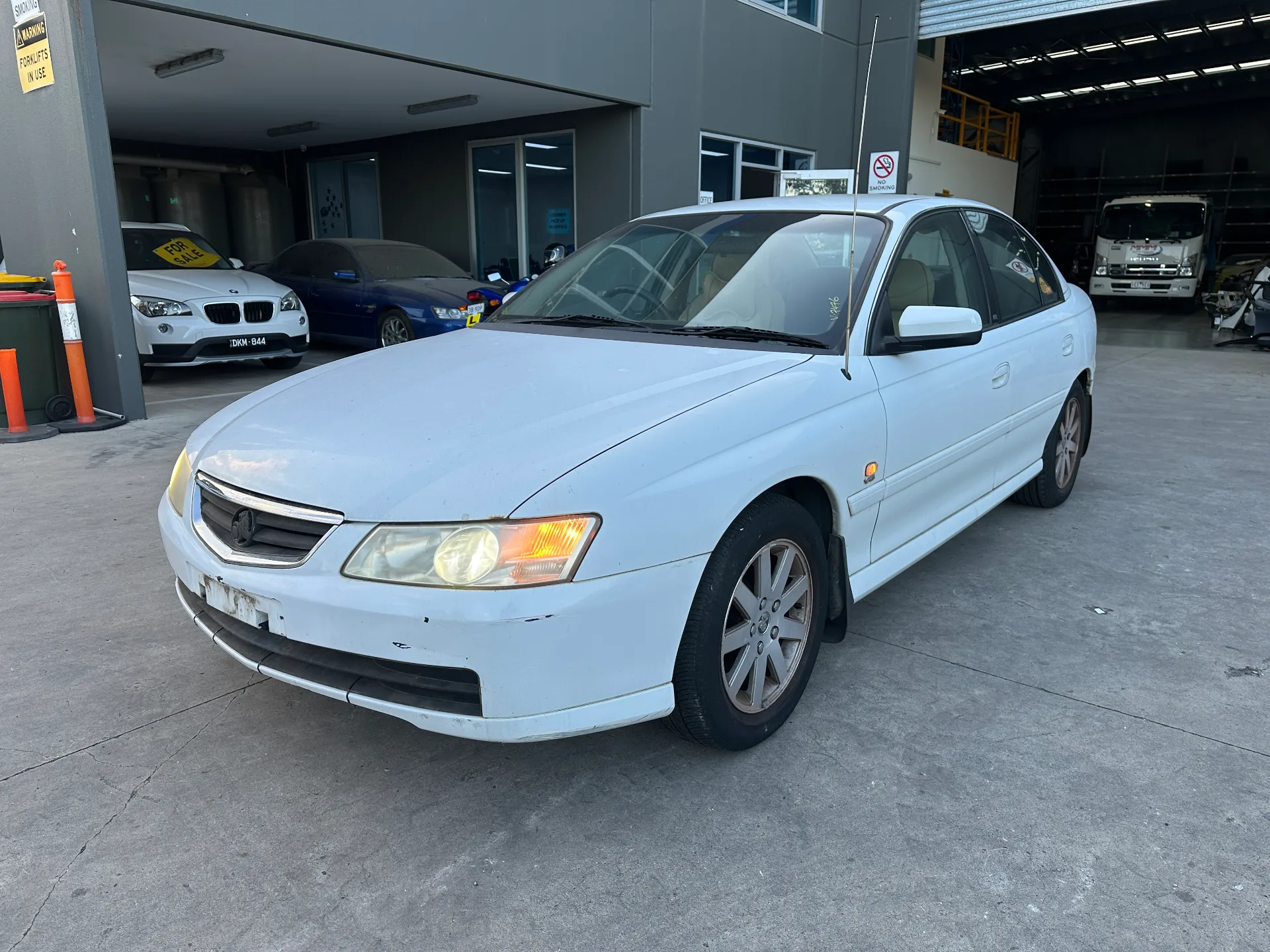 Car Wreckers - Holden Commodore 2003 White Auto Petrol
