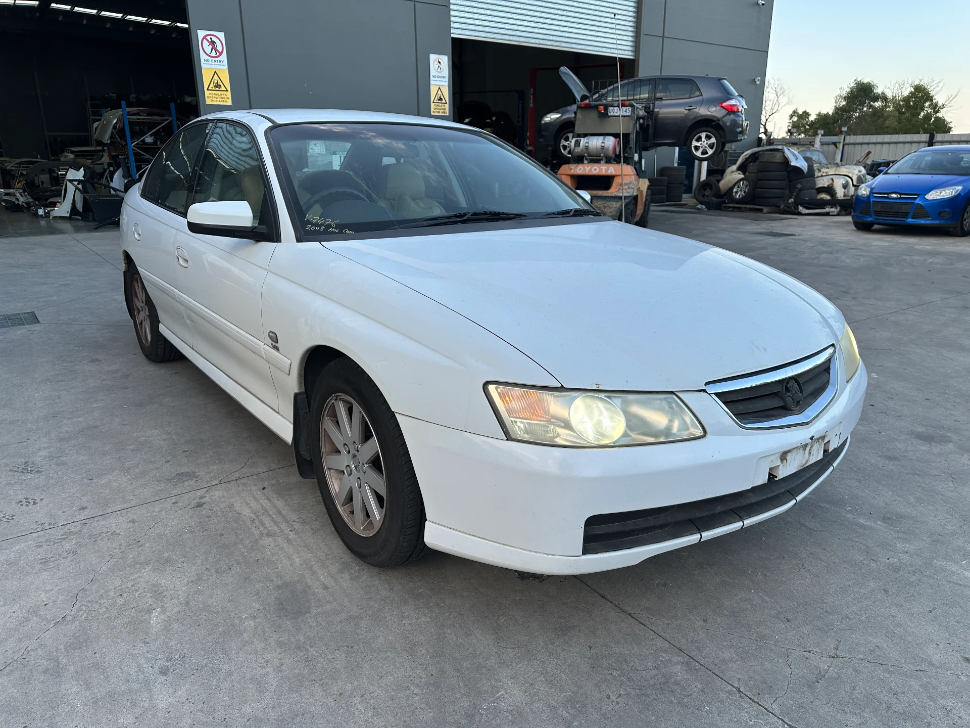 Holden Commodore 2003 White Auto Petrol