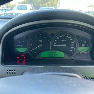 Holden Commodore 2003 White Auto Petrol