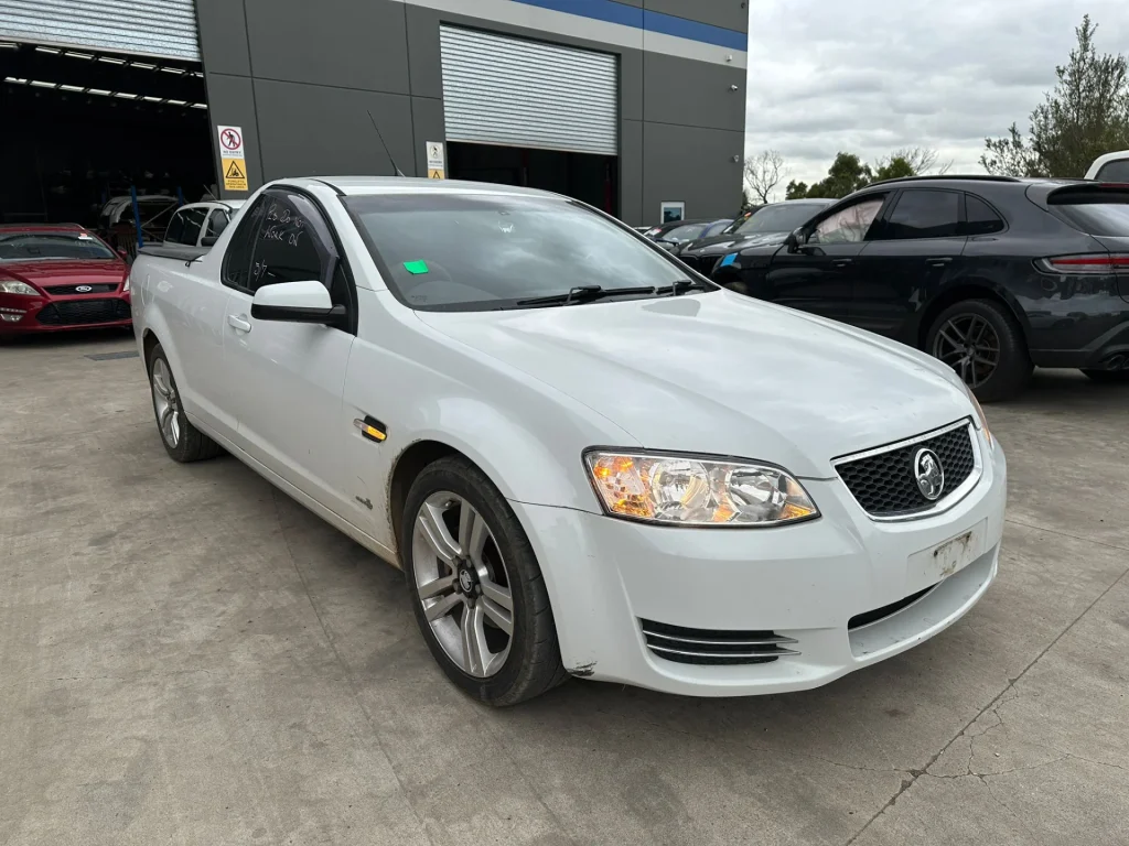 Holden Commodore 2013 White Auto Petrol