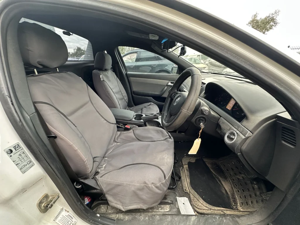 Holden Commodore 2013 White Auto Petrol