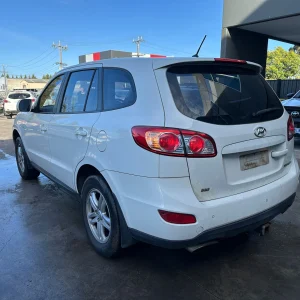 Hyundai Santa Fe 2011 White Auto Diesel