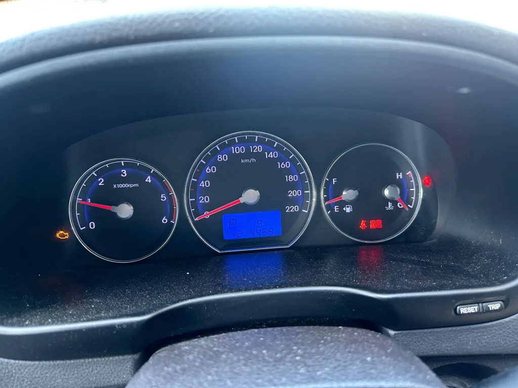 Hyundai Santa Fe 2011 White Auto Diesel