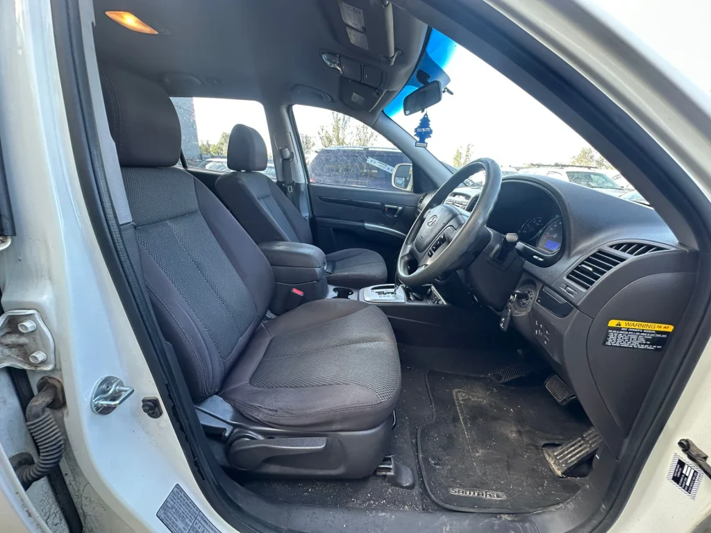 Hyundai Santa Fe 2011 White Auto Diesel